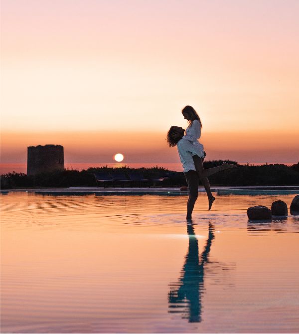 Where to get married in Sardinia. Intimate weddings by the sea at Isola Rossa